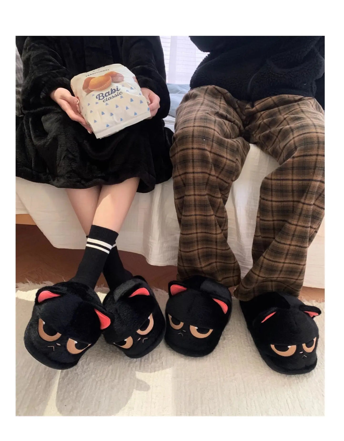 🐾 Winter Warm Cartoon Cat Slippers – Quirkytoes Edition 🐱❄️